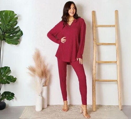 Ribbed Red Loungewear Set two pieces, Comfy Loose Top and Pants for Women, Women's Comfortable Winter Suit, Women's Outwear Winter Set